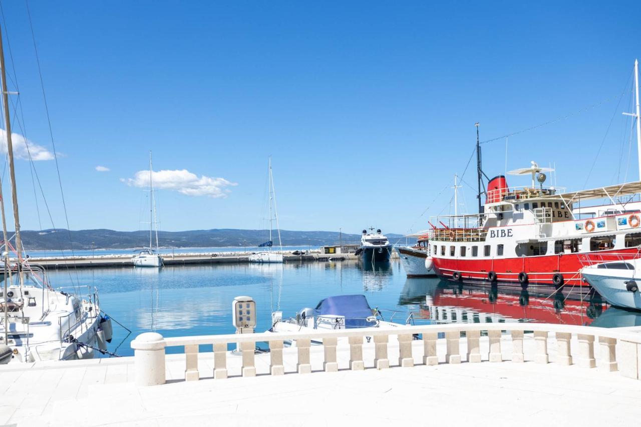 APARTMENT LORY- BRAND NEW ,ON SEA PROMENADE,BEACHFRONT,GARAGE,WiFi,TERRACE OVERLOOKING SEA Baška Voda Exterior foto